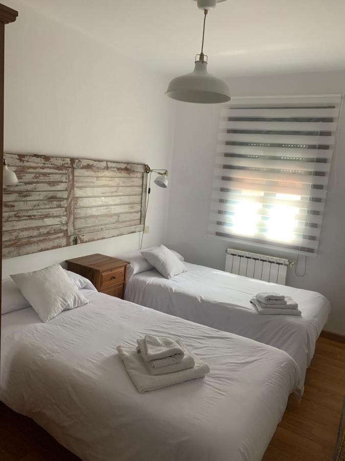 A Cochera Hostel Ферроль Екстер'єр фото