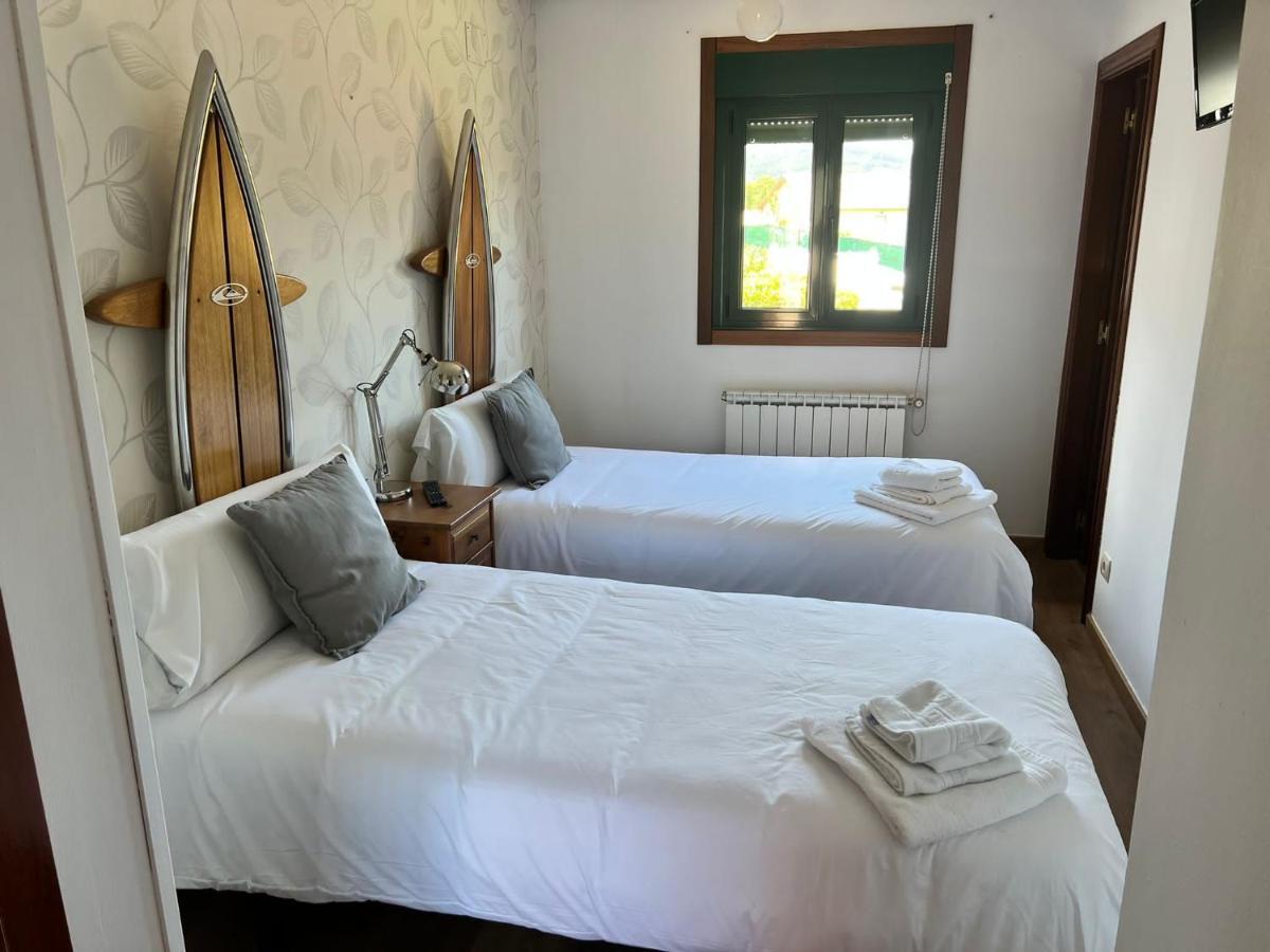 A Cochera Hostel Ферроль Екстер'єр фото